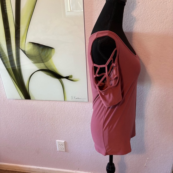 shirt size XL - Picture 2 of 4